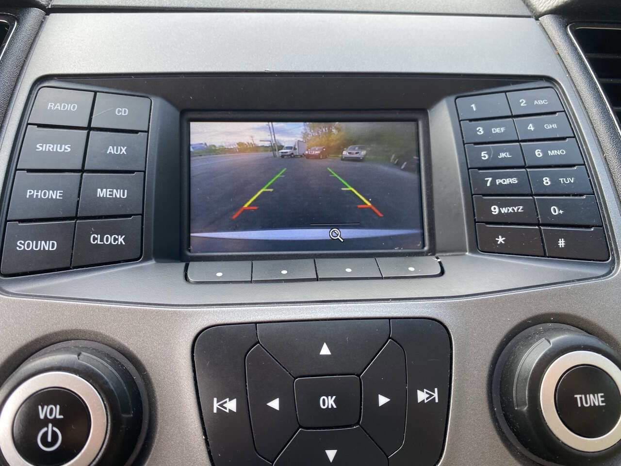 Used 2017 Ford Taurus SE image 15