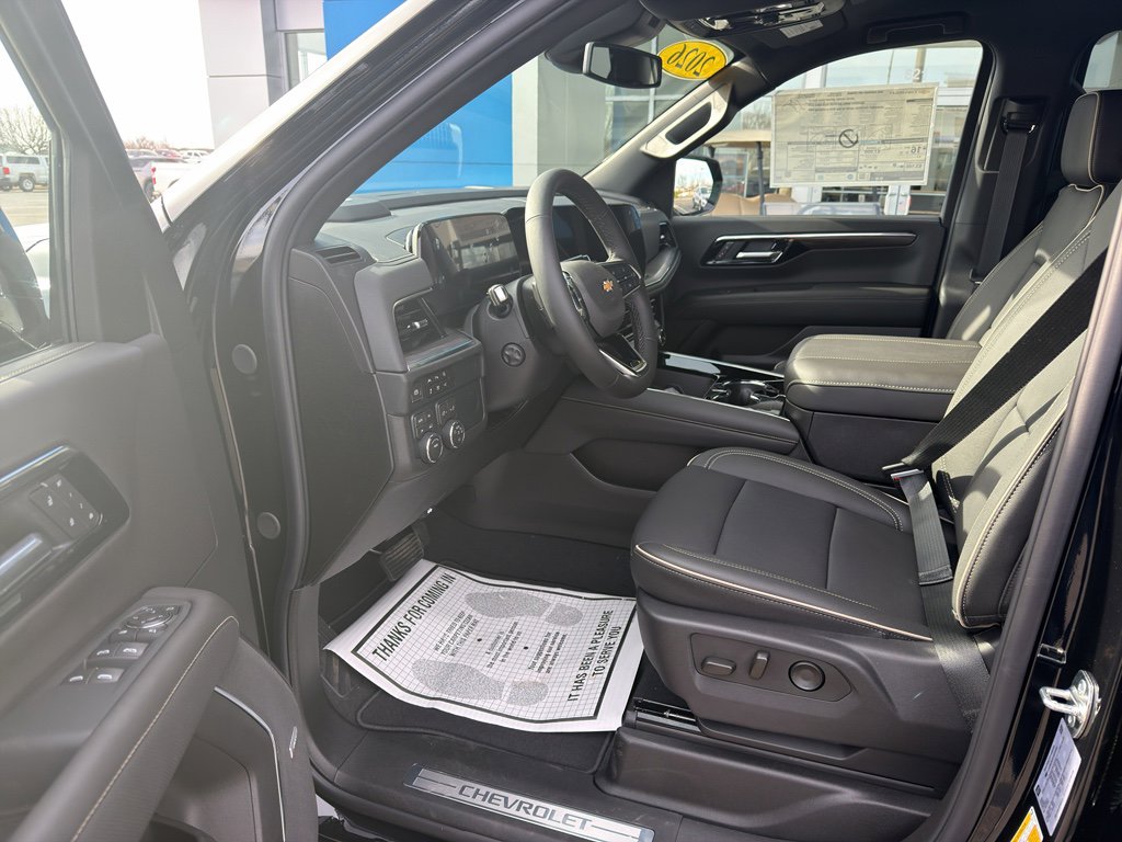 New 2026 Chevrolet Suburban Premier image 9