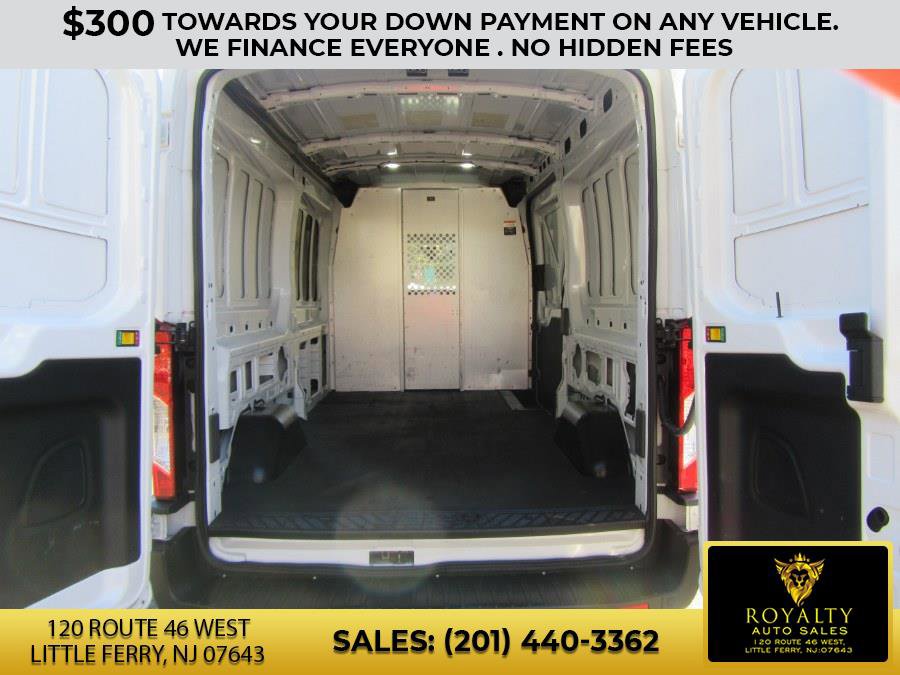 Used 2023 Ford Transit 250 Medium Roof image 23