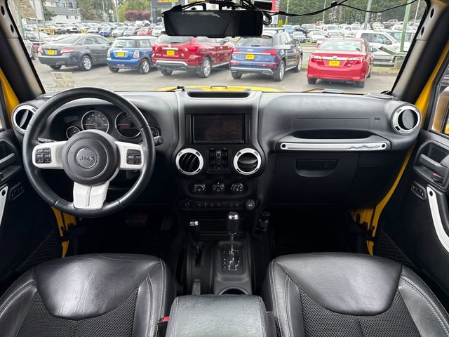 Used 2015 Jeep Wrangler Unlimited Sahara AWD/4WD image 11