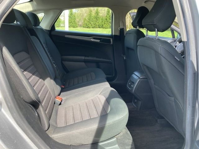 Used 2020 Ford Fusion SE FWD image 24
