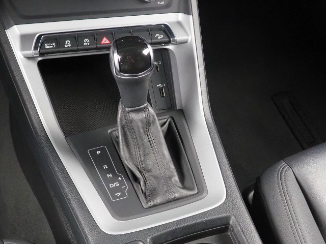 Used 2019 Audi Q3 2.0T Premium image 24