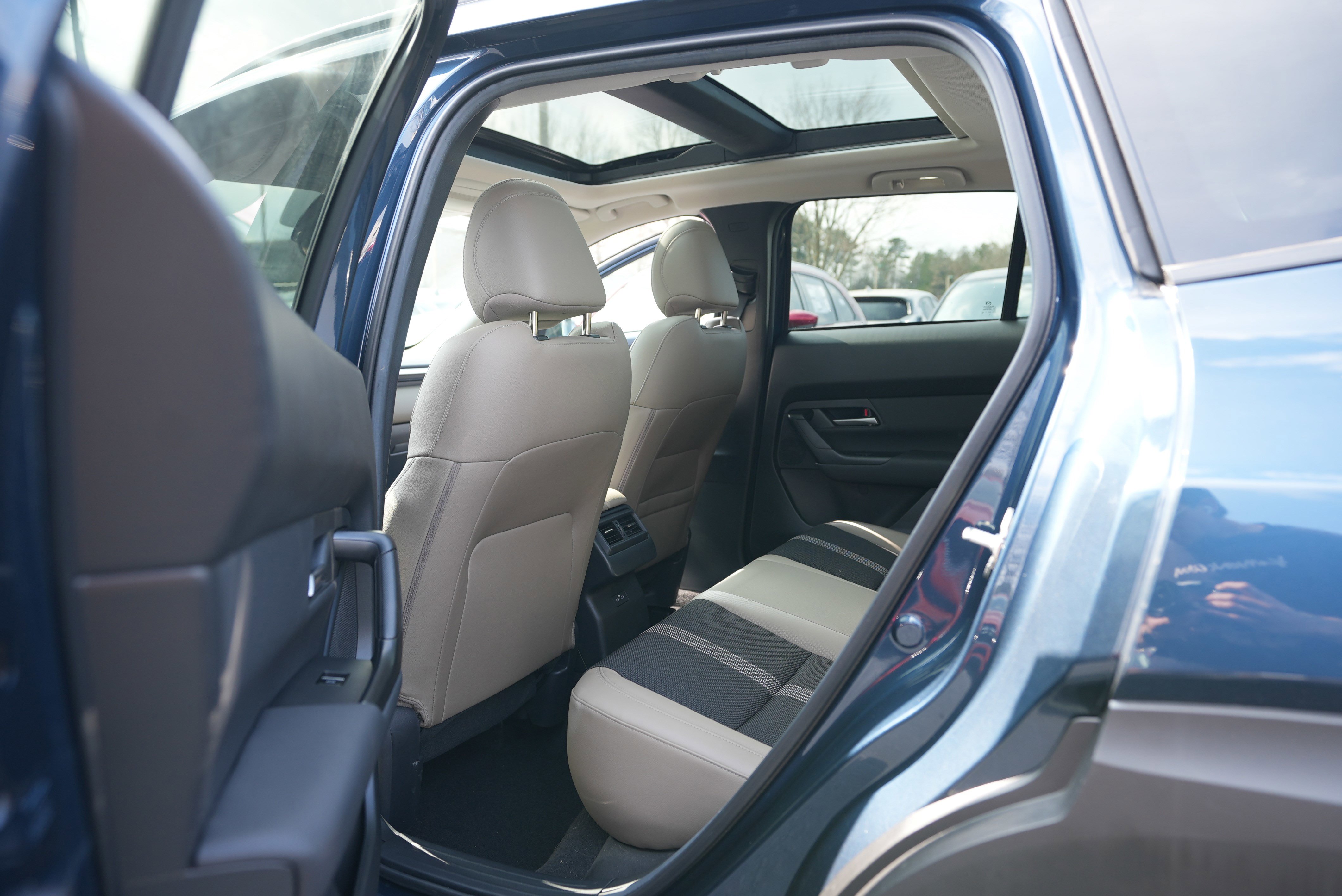 Certified 2025 MAZDA CX-50 AWD 2.5 S w/ Premium Package image 29