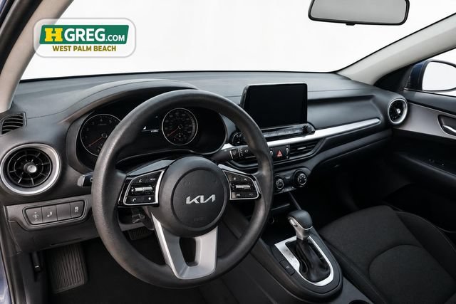 Used 2022 Kia Forte LXS w/ LXS Technology Package FWD image 11