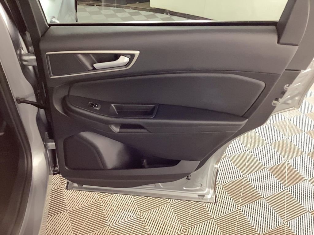 Used 2024 Ford Edge SEL image 11