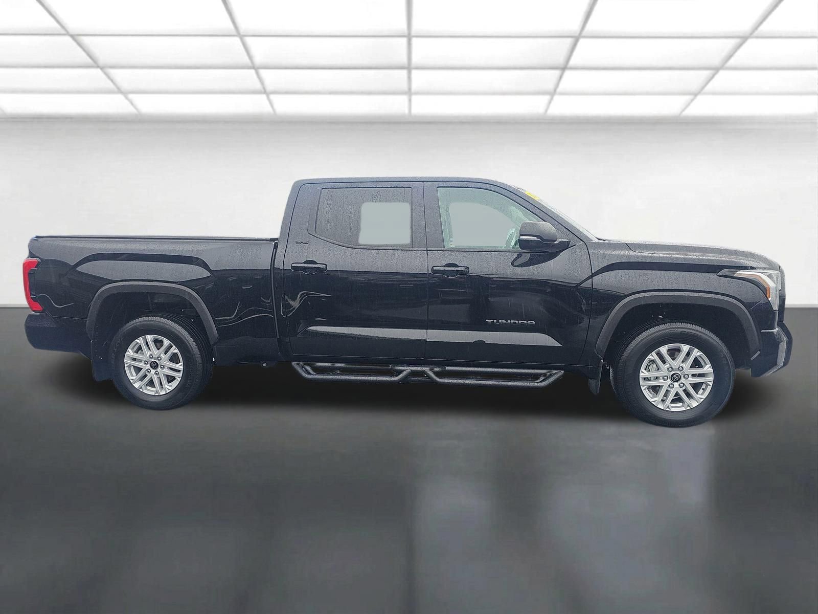 Used 2024 Toyota Tundra SR5 w/ SR5 Premium Package image 2