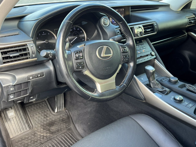 Used 2018 Lexus IS 300 AWD w/ Premium Package image 18