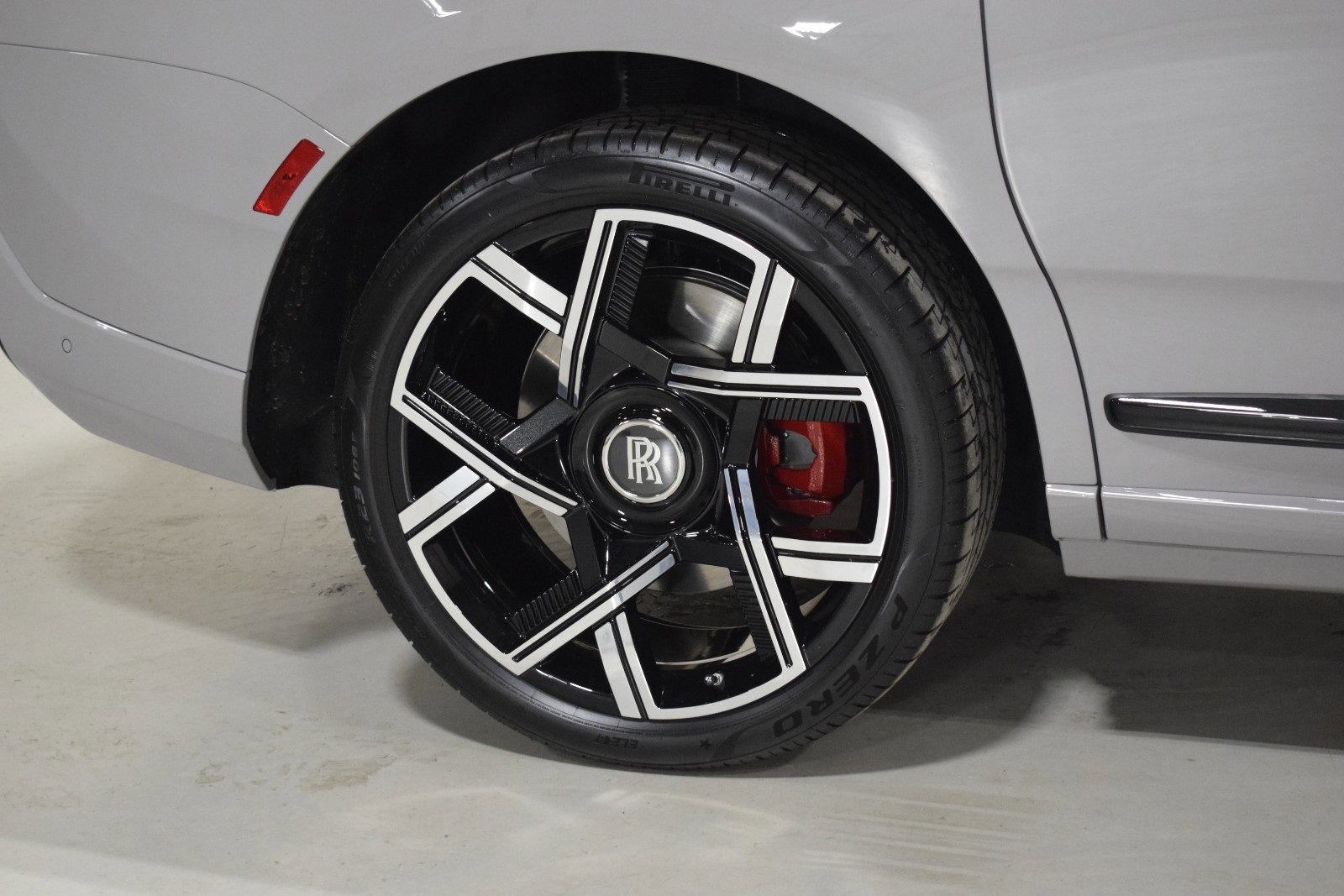 New 2026 Rolls-Royce Cullinan Black Badge image 13