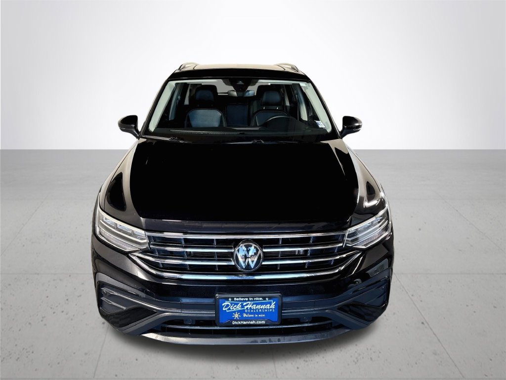 Certified 2024 Volkswagen Tiguan SE w/ Panoramic Sunroof Package AWD/4WD image 4