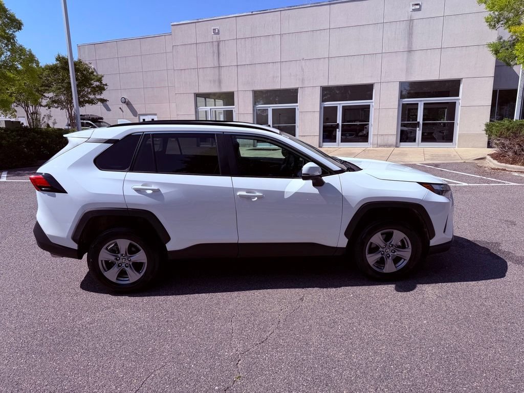 Used 2025 Toyota RAV4 XLE AWD/4WD image 13