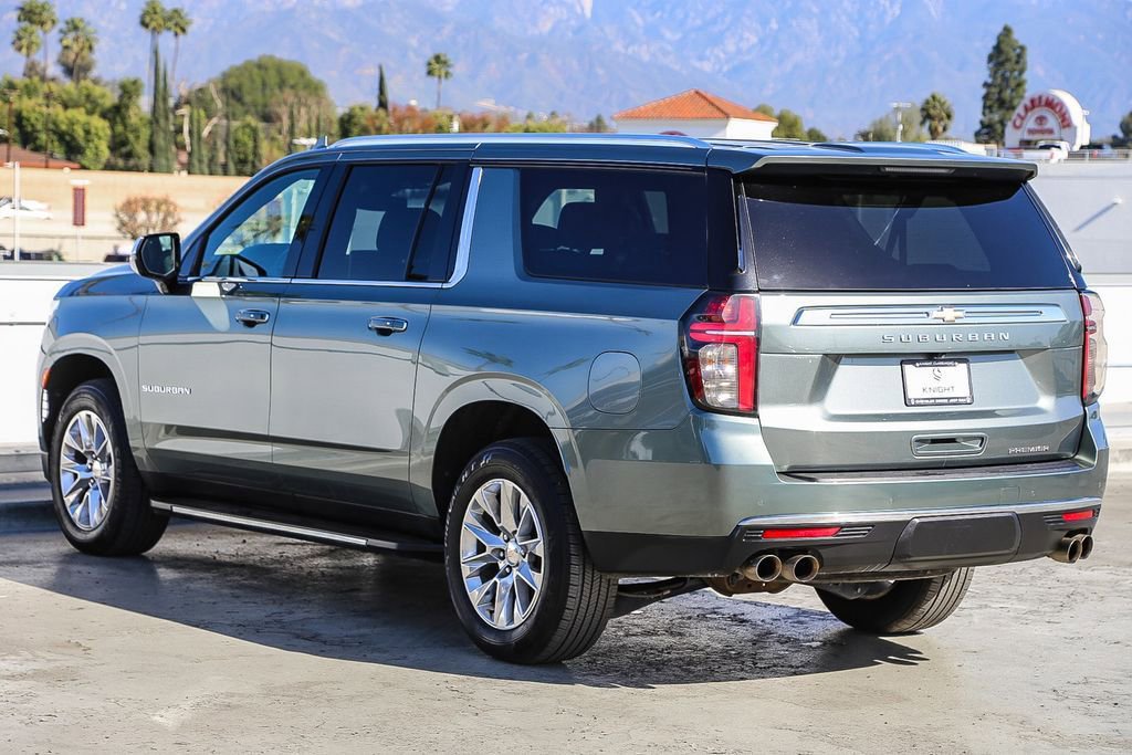 Used 2023 Chevrolet Suburban Premier image 7