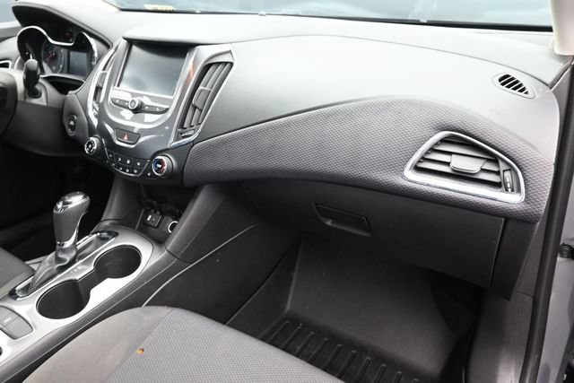 Used 2017 Chevrolet Cruze LT w/ Convenience Package FWD image 36