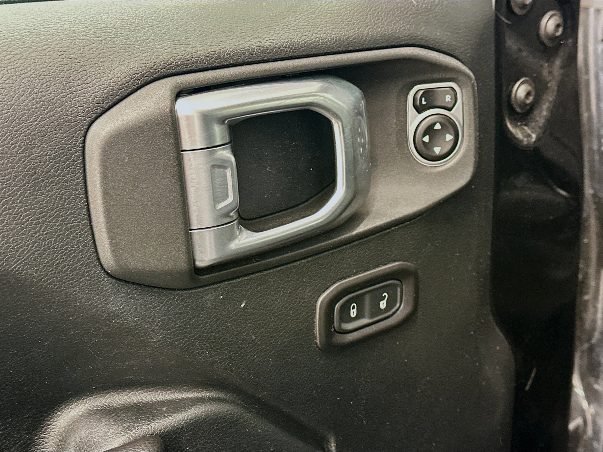 Used 2018 Jeep Wrangler Unlimited Sport S image 15