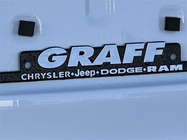 Used 2023 Jeep Grand Cherokee Laredo image 43