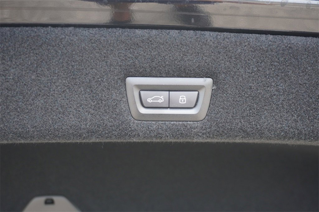 New 2025 BMW 740i w/ Executive Package image 26