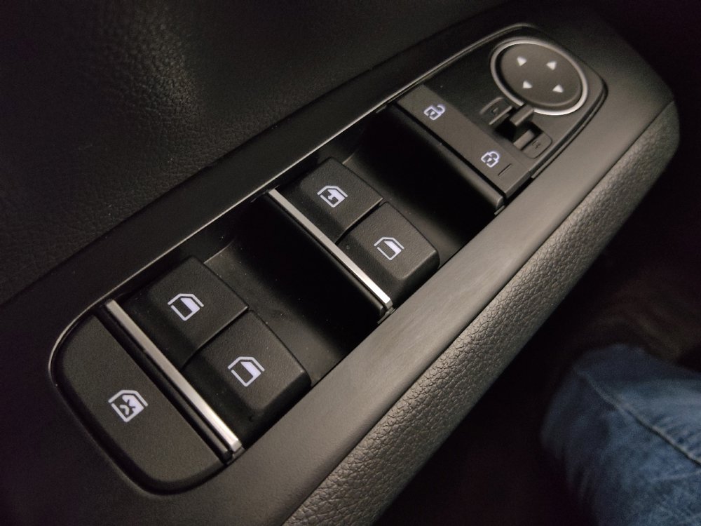 Used 2025 Kia Soul LX image 27