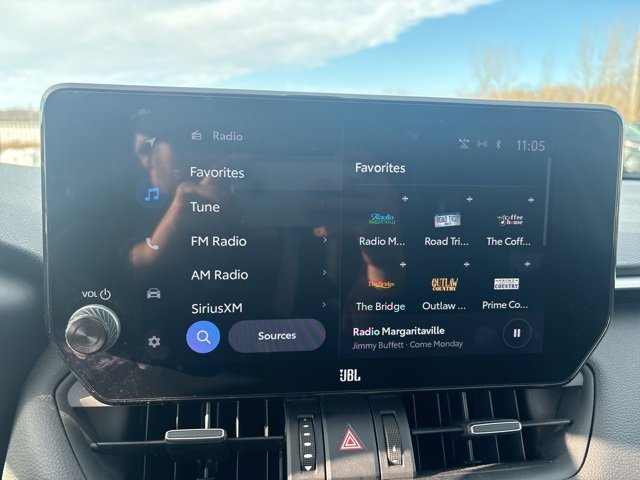 Used 2023 Toyota RAV4 XLE Premium image 7