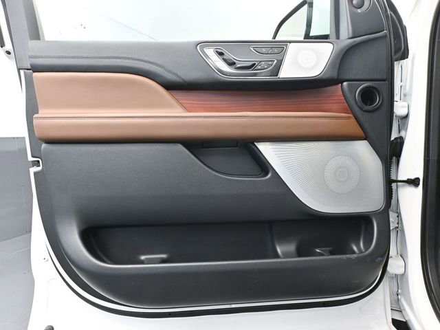 Used 2023 Lincoln Navigator L Reserve w/ Equipment Group 201A image 19