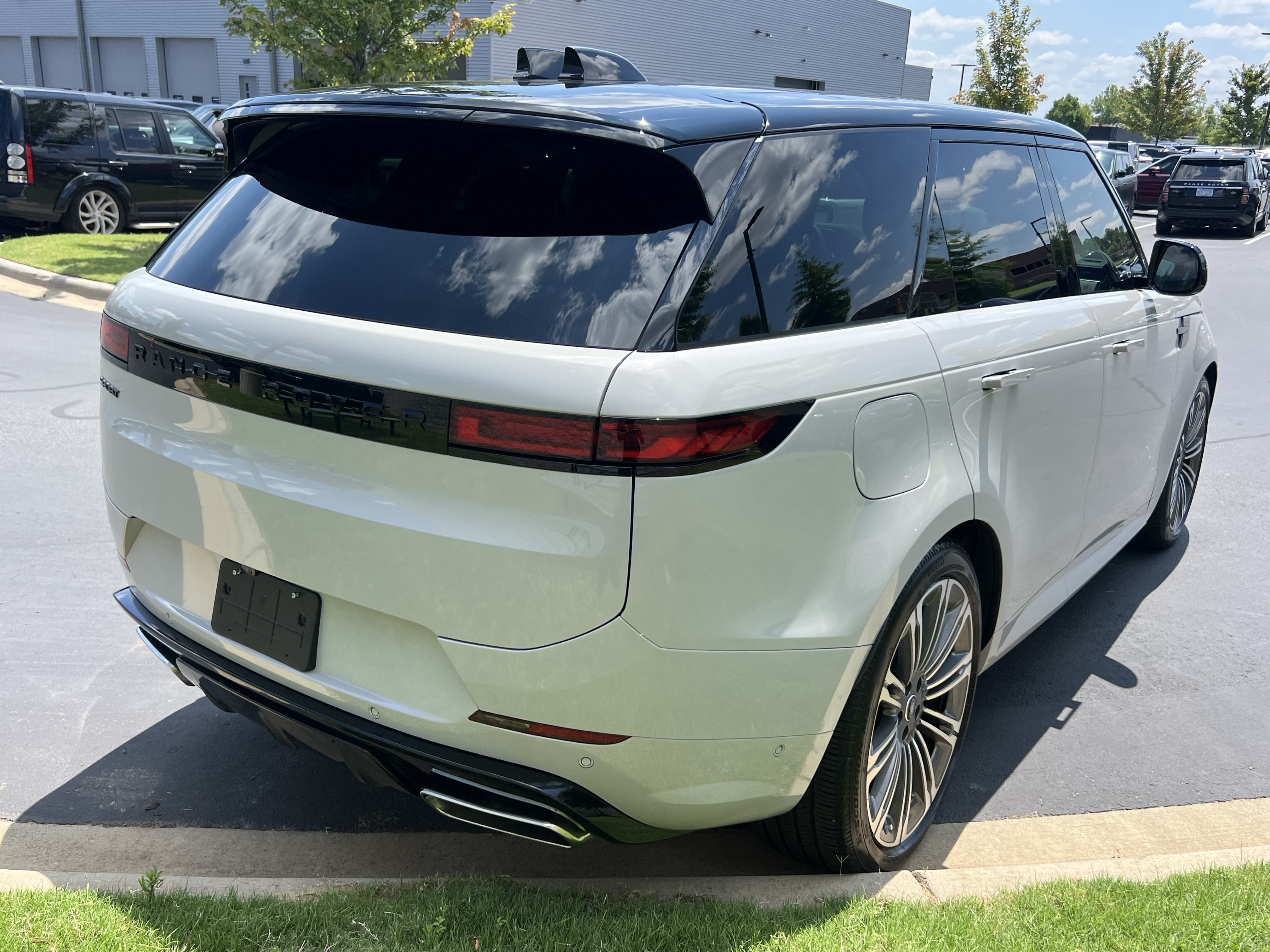 Certified 2025 Land Rover Range Rover Sport Dynamic SE AWD/4WD image 7