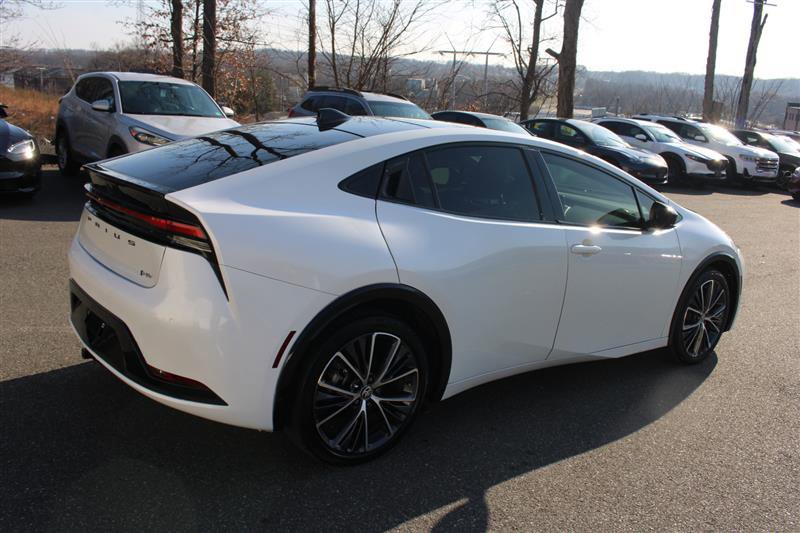 Used 2023 Toyota Prius XLE image 8