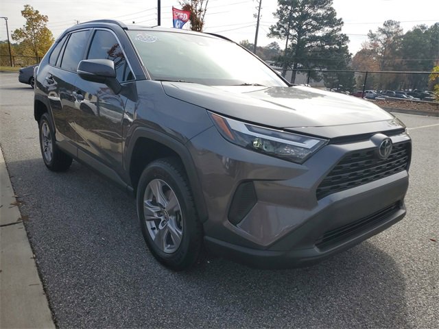 Used 2022 Toyota RAV4 XLE image 3