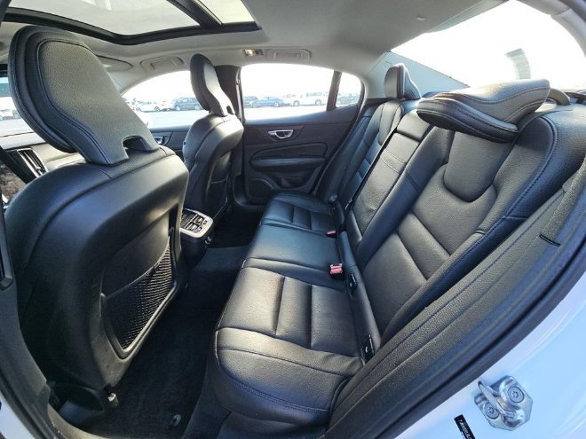 Used 2020 Volvo S60 T6 Inscription w/ Protection Package Premier image 6