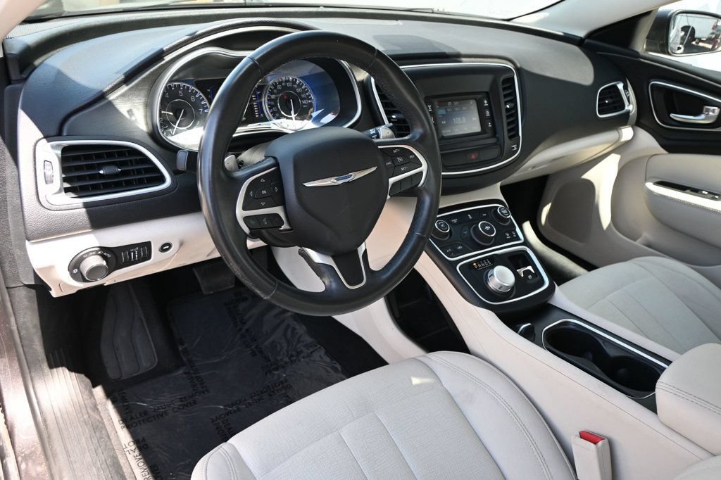 Used 2015 Chrysler 200 Limited w/ Convenience Group FWD image 9