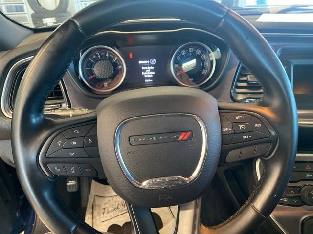 Used 2016 Dodge Challenger SXT image 12