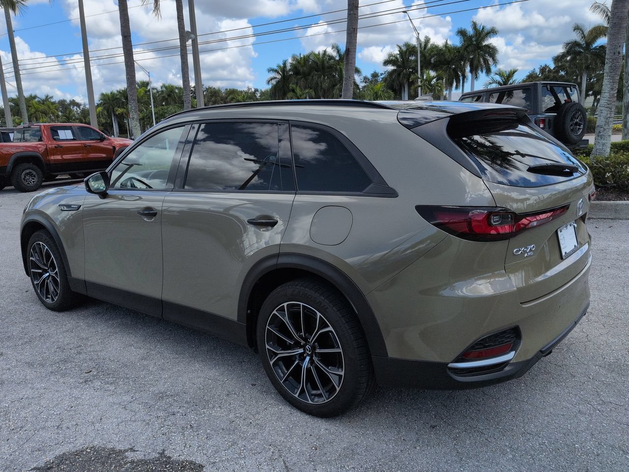 Used 2025 MAZDA CX-70 Plug-In Hybrid w/ Premium Plus AWD/4WD image 7