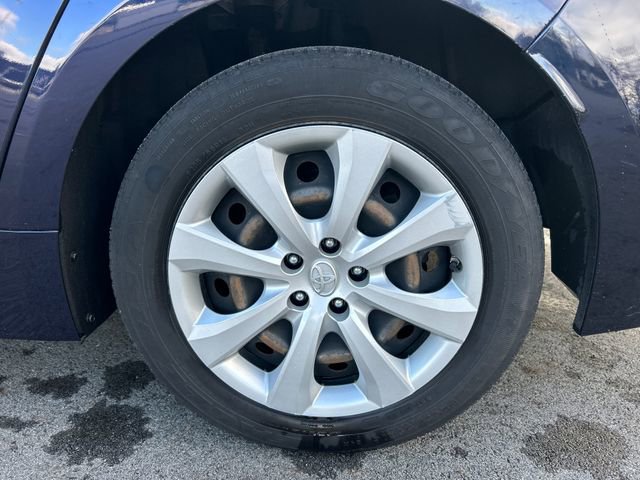 Used 2021 Toyota Corolla LE w/ Carpet Mat Package (TMS) FWD image 28