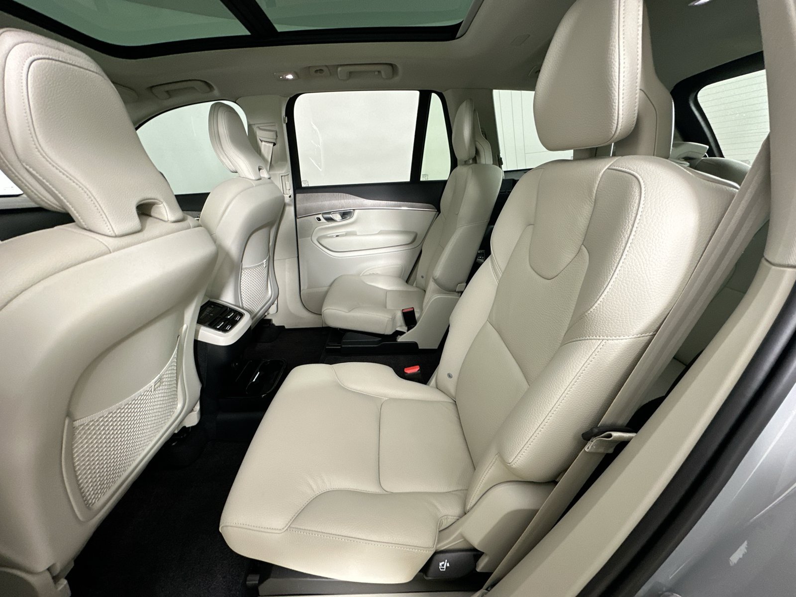 Certified 2024 Volvo XC90 B6 Plus AWD/4WD image 38