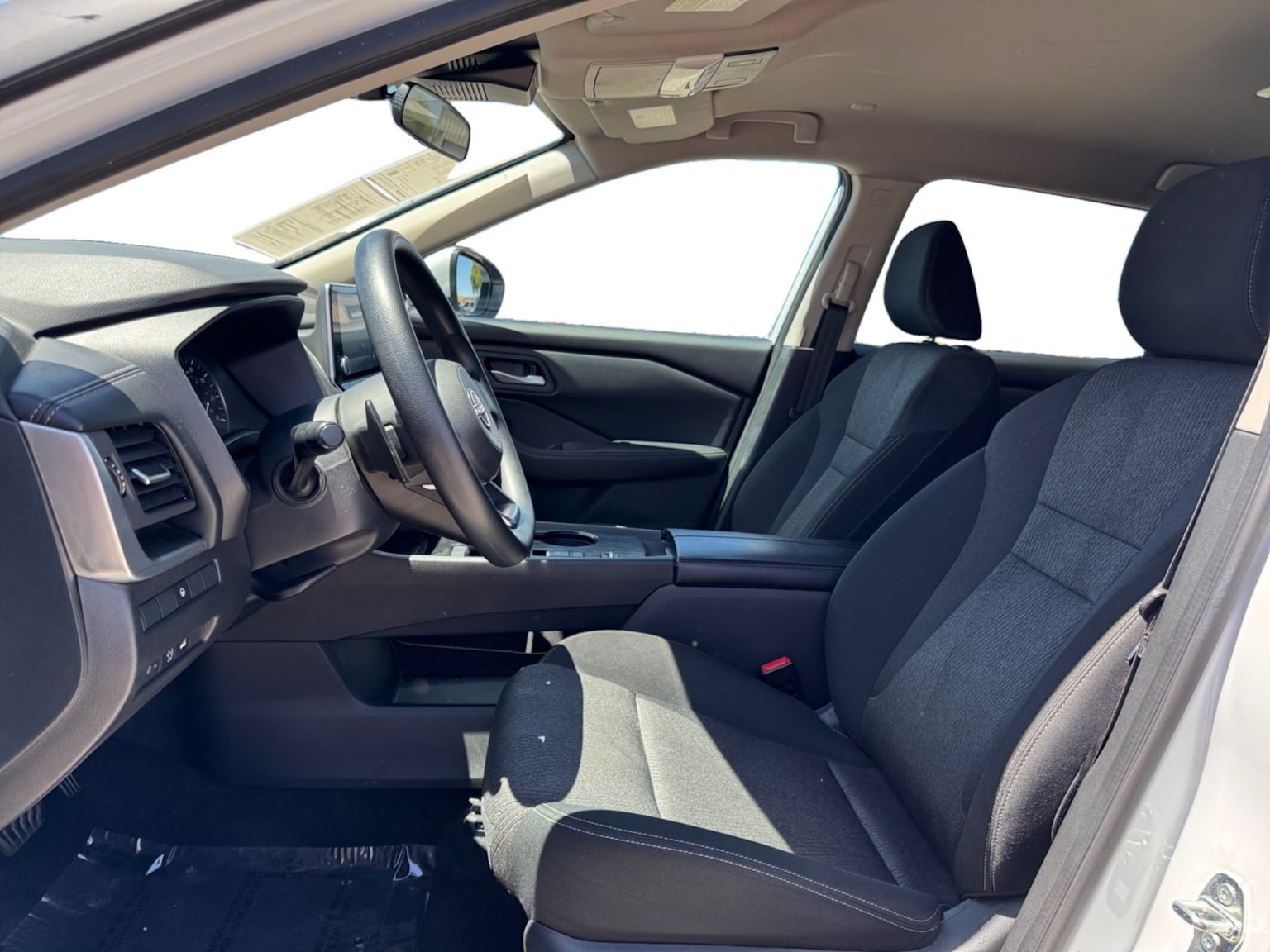 Used 2024 Nissan Rogue SV FWD image 10