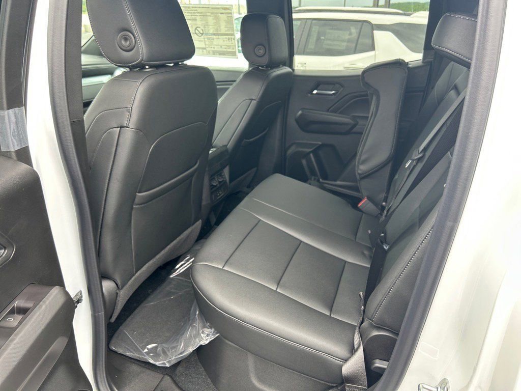 New 2025 Chevrolet Colorado LT w/ LT Convenience Package image 6