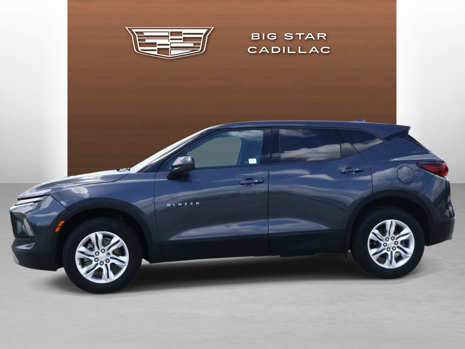 Used 2021 Chevrolet Blazer LT w/ LPO, Floor Liner Package FWD image 2