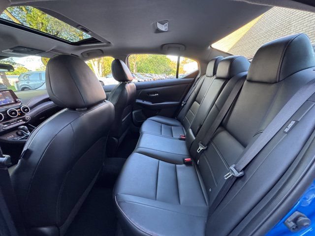 Used 2022 Nissan Sentra SR w/ SR Premium Package FWD image 24
