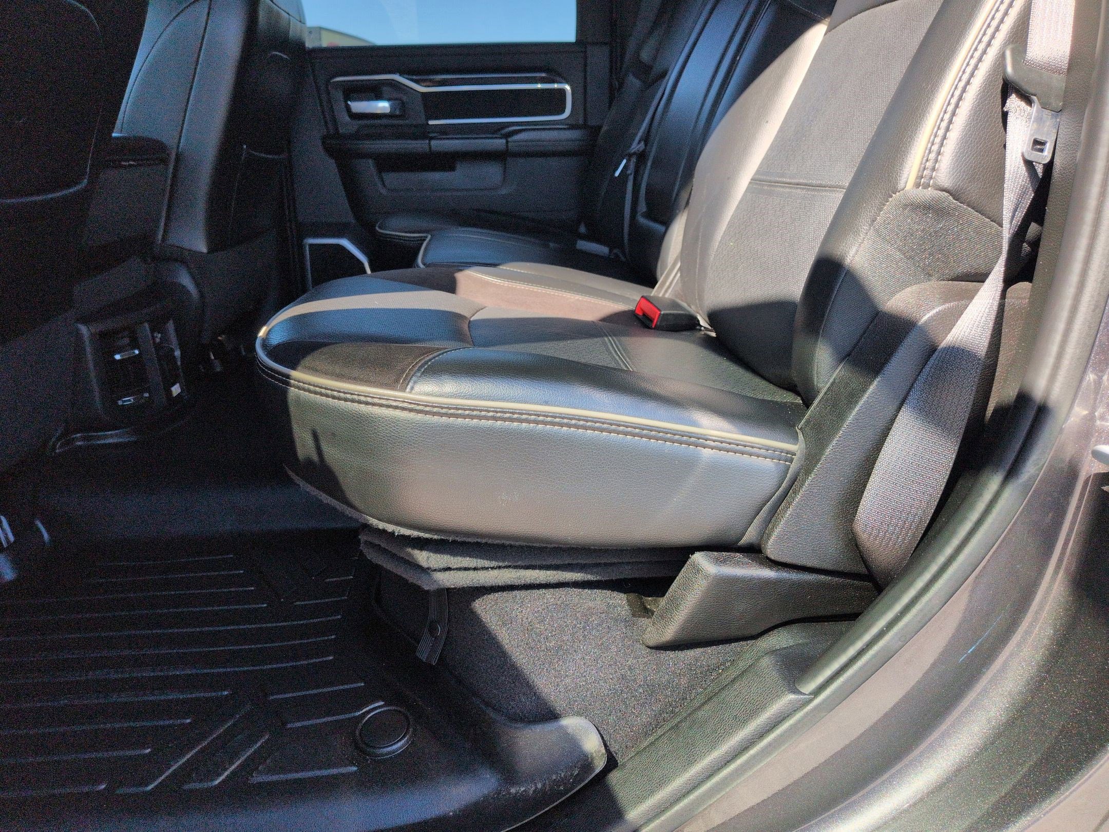 Used 2020 RAM 2500 Laramie image 30