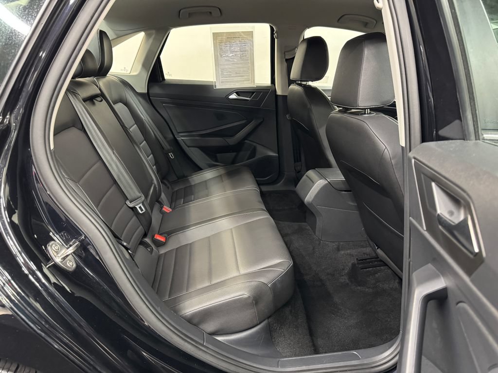 Used 2024 Volkswagen Jetta SE FWD image 27