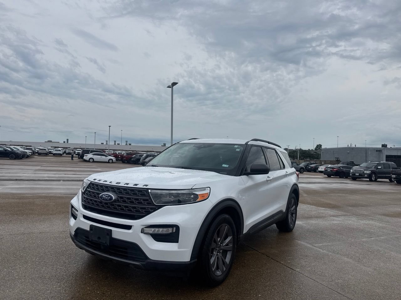 Used 2021 Ford Explorer XLT w/ Equipment Group 202A RWD image 8