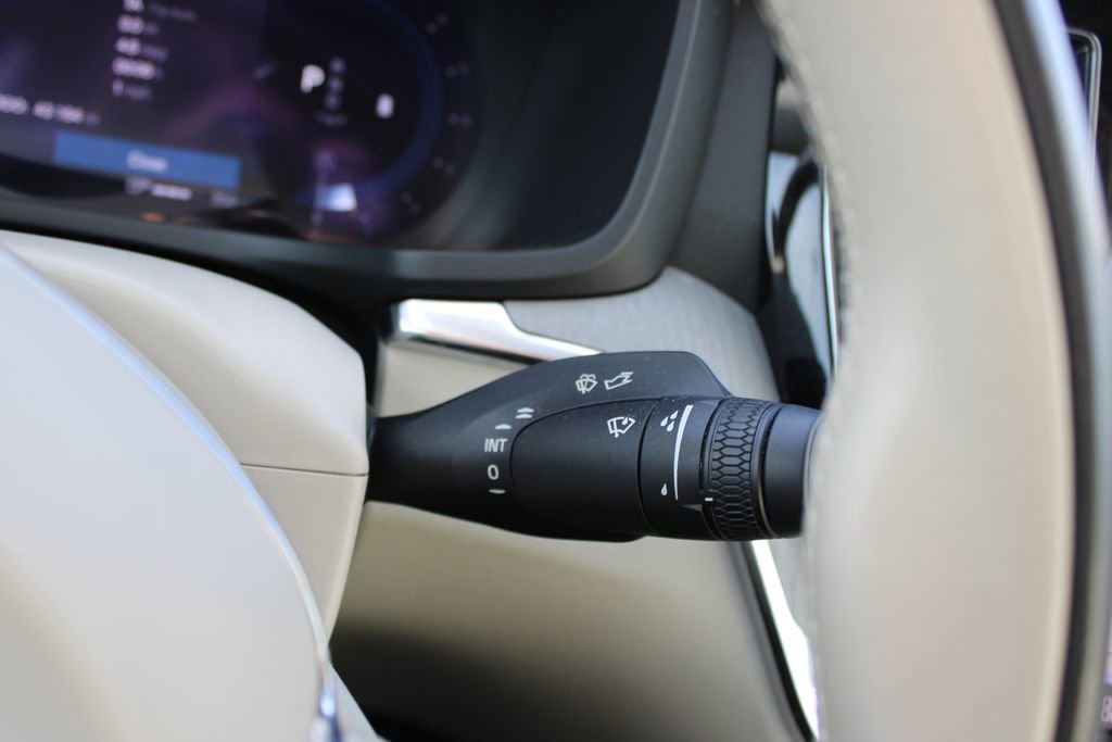 Used 2024 Volvo S60 B5 Plus image 24