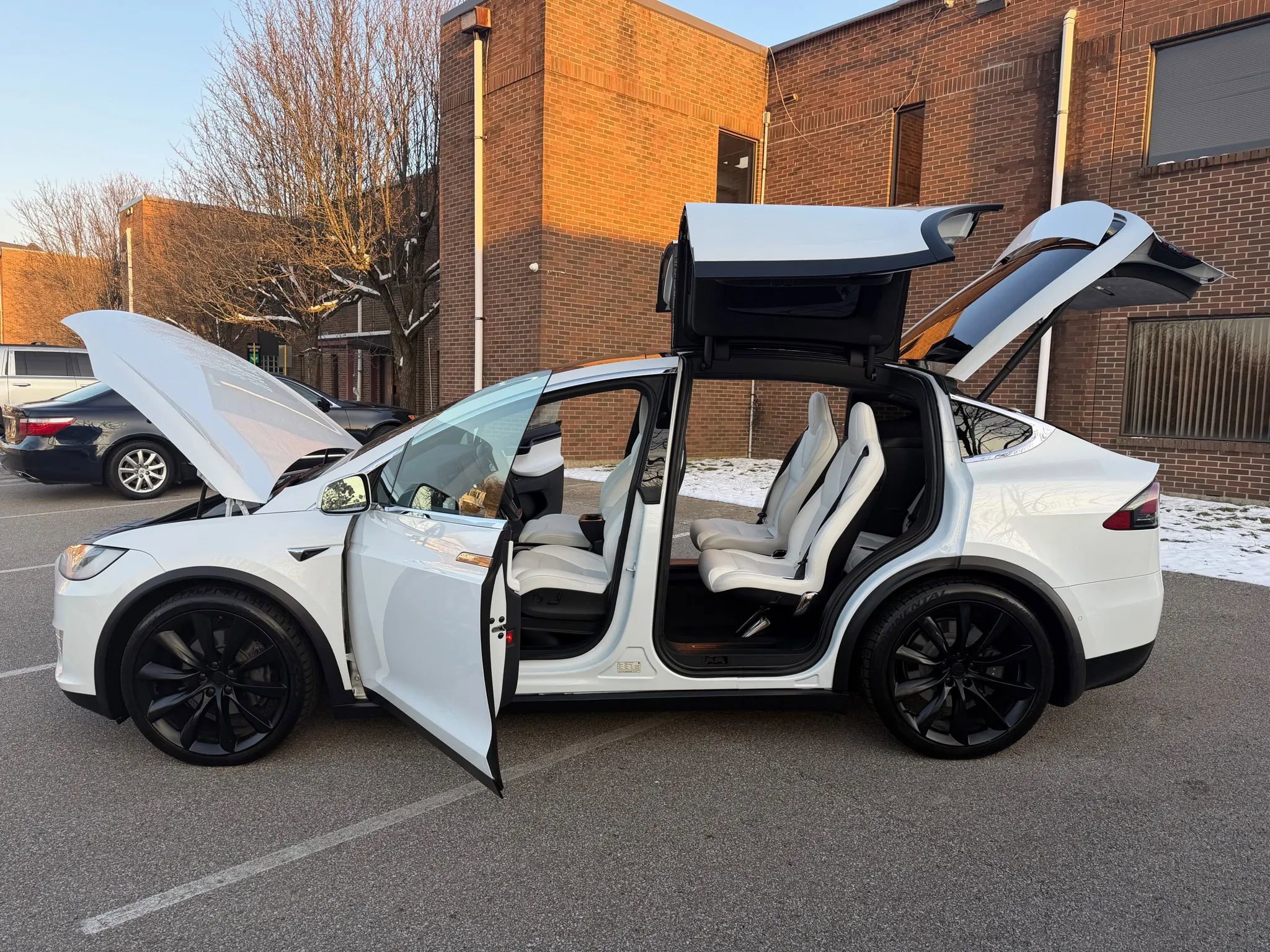 Used 2018 Tesla Model X 100D image 42