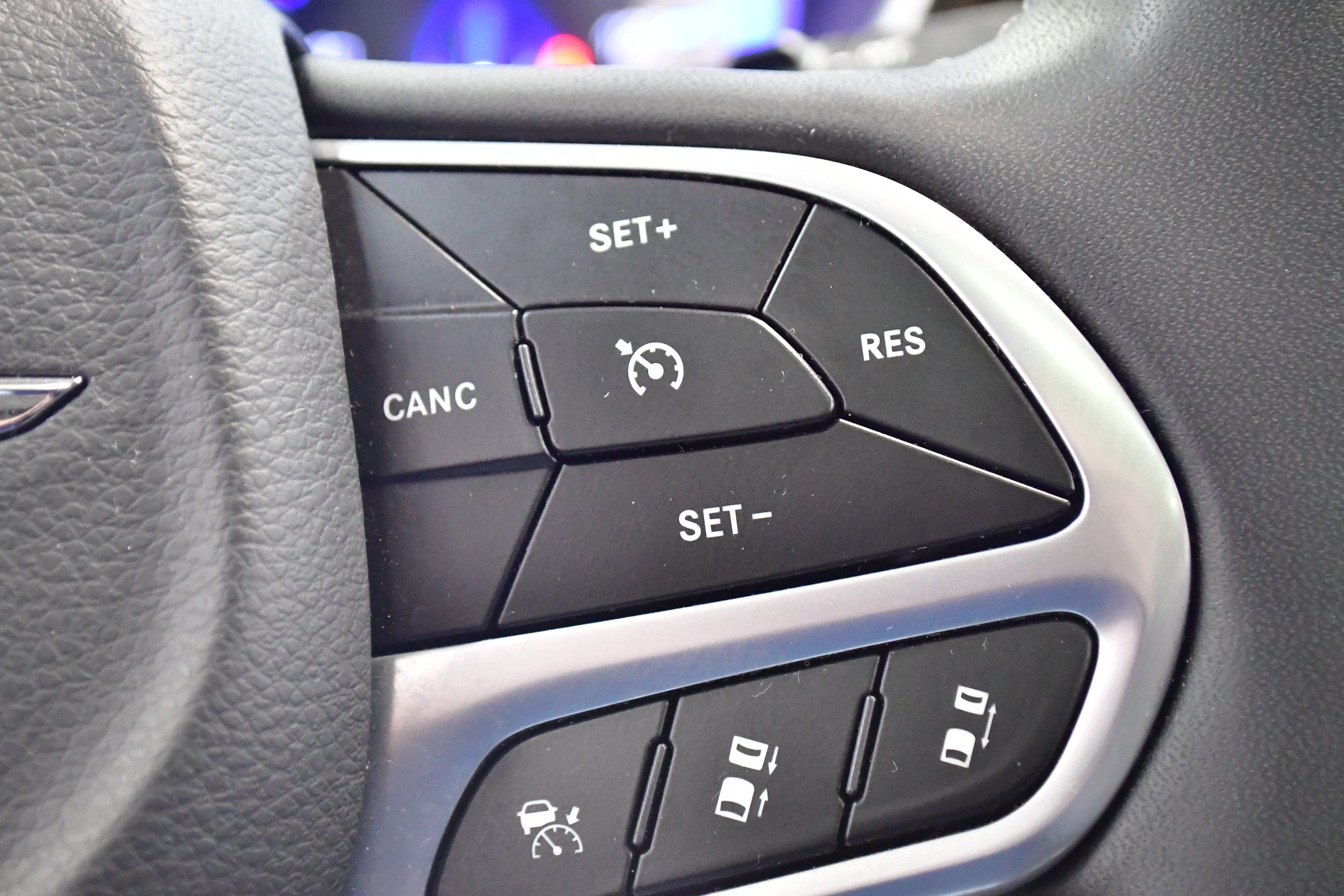 Used 2023 Chrysler Pacifica Limited FWD image 27