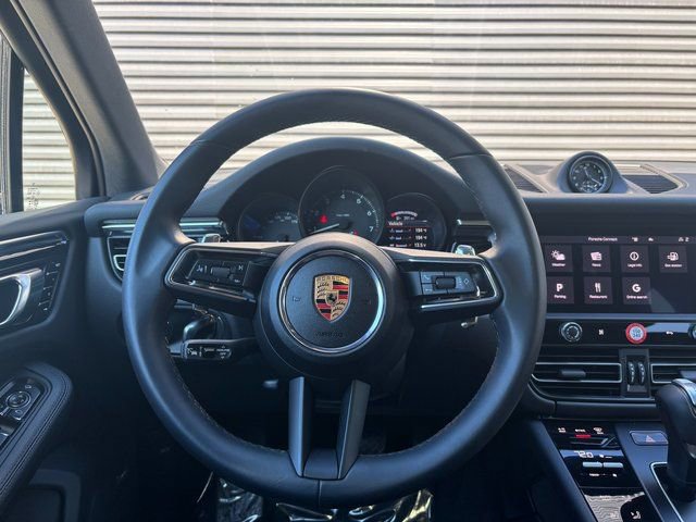 Used 2025 Porsche Macan AWD/4WD image 14
