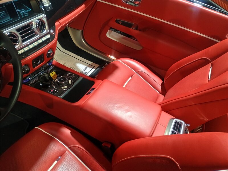 Used 2018 Rolls-Royce Dawn RWD image 14