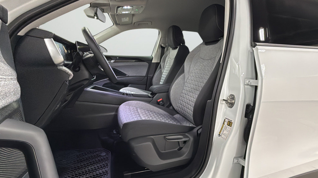 New 2026 Volkswagen Tiguan S FWD image 17