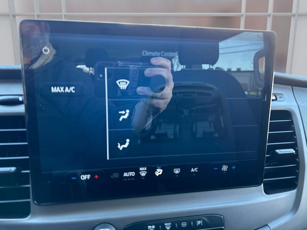 Used 2022 Ford Transit 350 XLT image 33