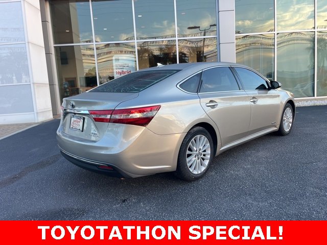 Used 2015 Toyota Avalon Limited image 3