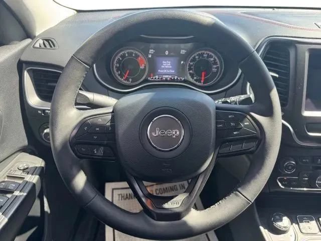 Used 2022 Jeep Cherokee Trailhawk w/ Comfort/Convenience Group AWD/4WD image 23
