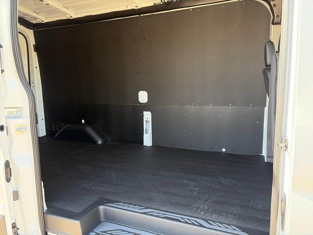 New 2026 Ford Transit 250 148 Medium Roof w/ Load Area Protection Package RWD image 8