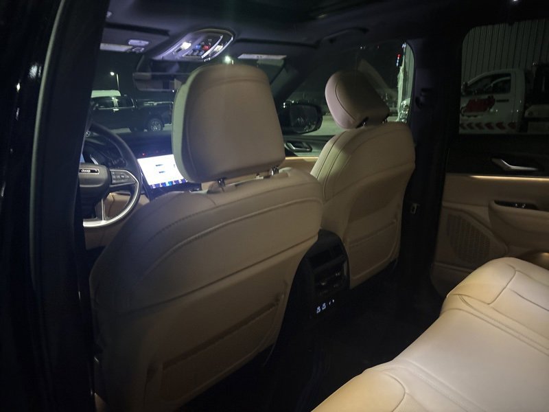 New 2025 Jeep Grand Cherokee Limited w/ Luxury Tech Group II image 13