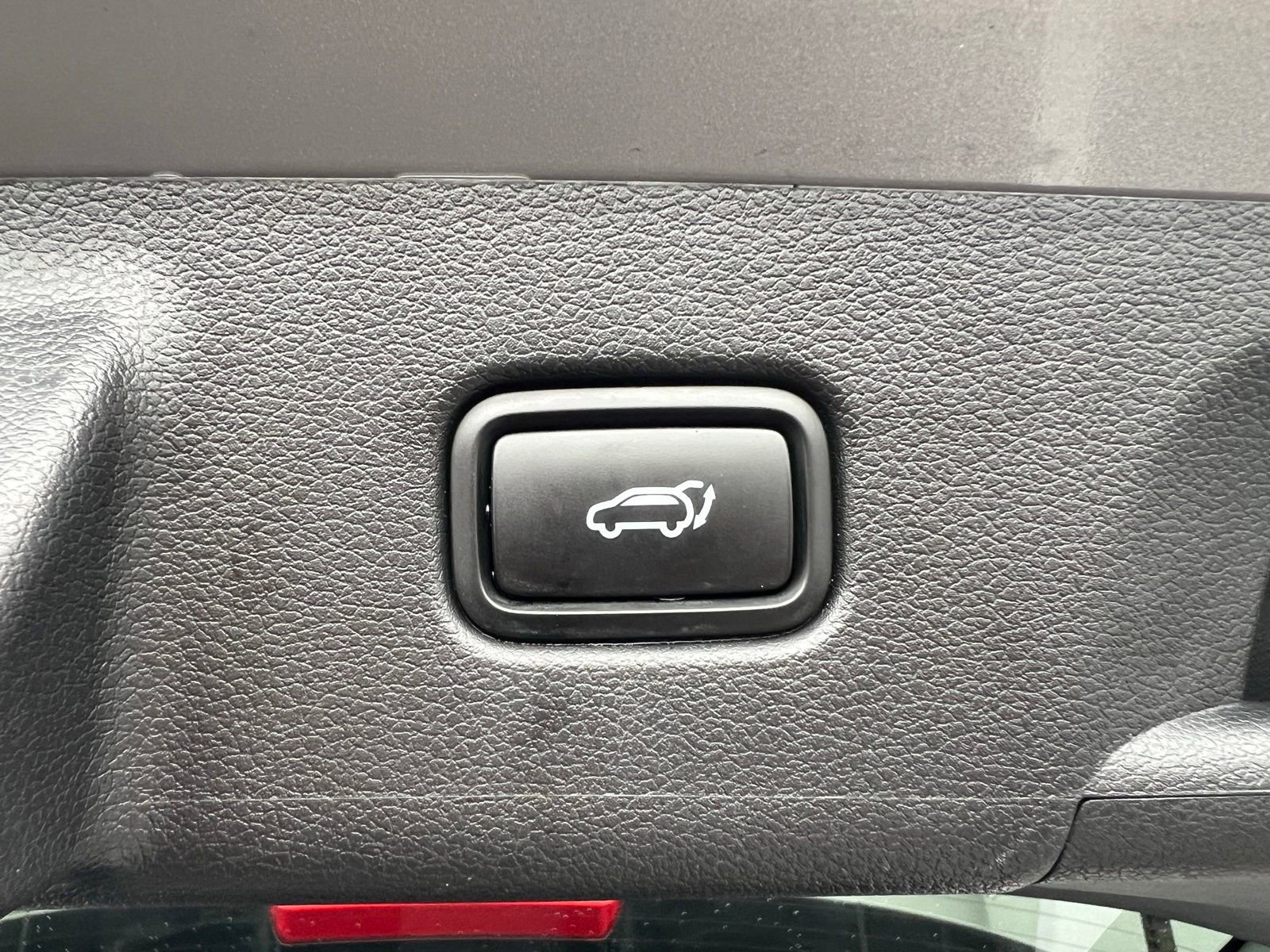 Used 2022 Hyundai Palisade Limited w/ Cargo Package image 21